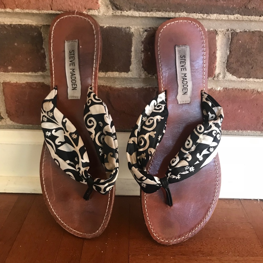 ⚫️⚪️ Steve Madden Sandals ⚪️⚫️